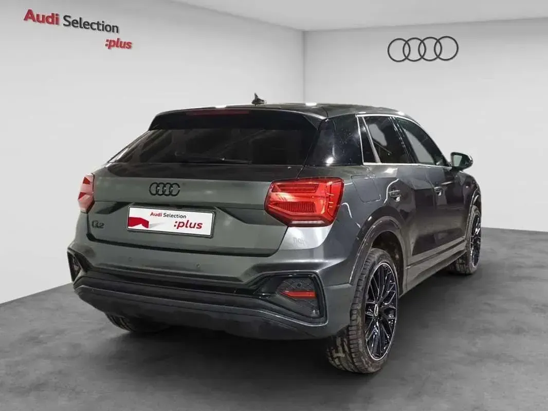 Usado Audi Q2 Black Edition 150 CV (110 kW) 2025 Gris SUV