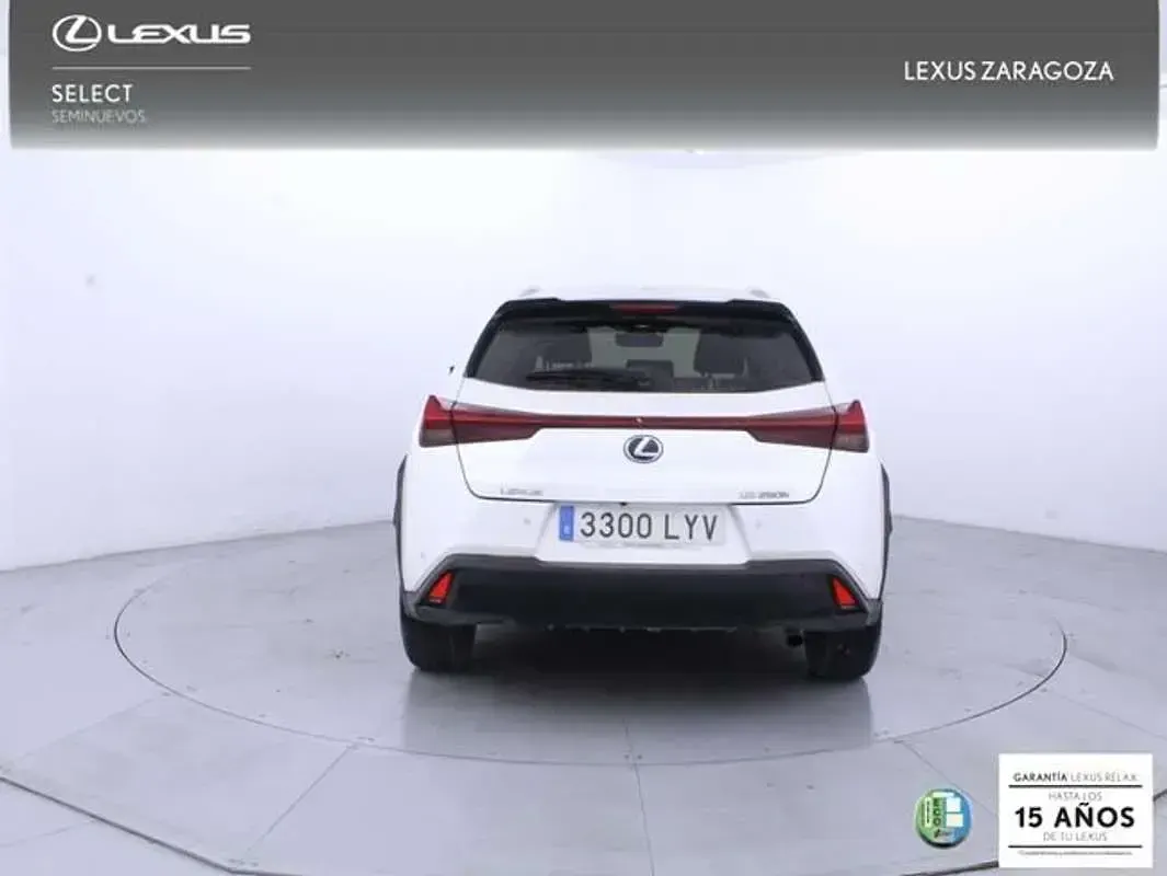 Usado Lexus UX 250h Business Edition 184 CV (135 kW) 2022 Blanco SUV