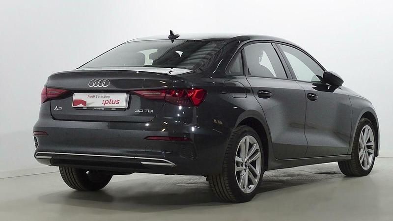 Usado Audi A3 Advanced 116 CV (85 kW) 2023 Gris Berlina