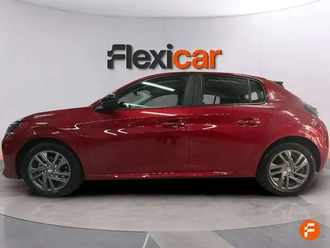 Usado Peugeot 208 Active 101 CV (74 kW) 2022 Rojo Utilitario