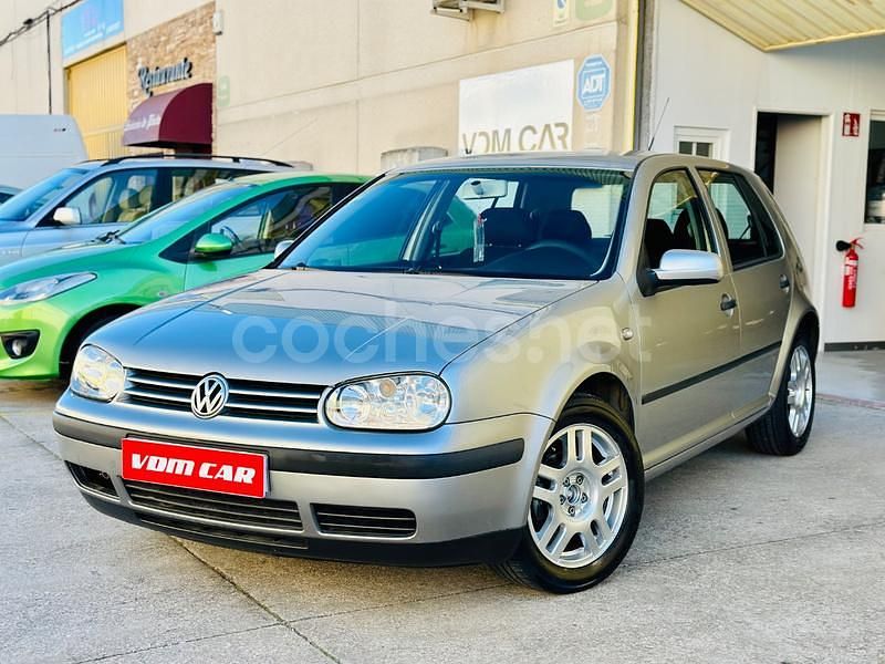 Gris / plata Usado 2003 VW Golf IV Conceptline Berlina | 3200 € (Precio justo) - Imagen 1/4