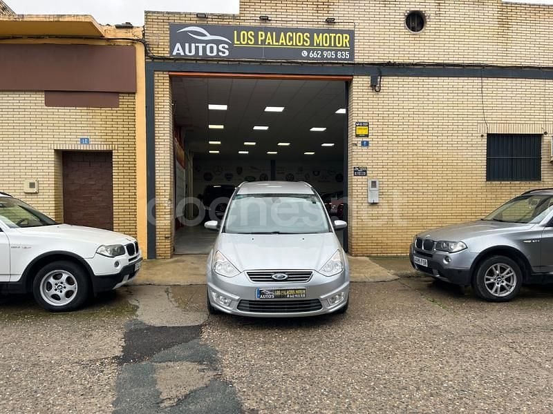 Gris / plata Usado 2013 Ford Galaxy Trend Monovolumen | 7990 € (Precio justo) - Imagen 1/4