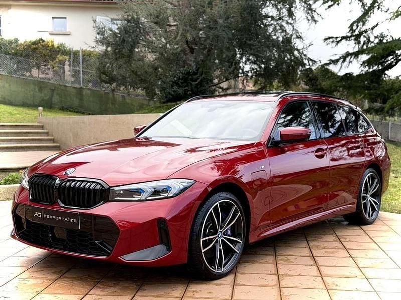 Usado BMW 330e M Sport 292 CV (214 kW) 2024 Rojo Familiar