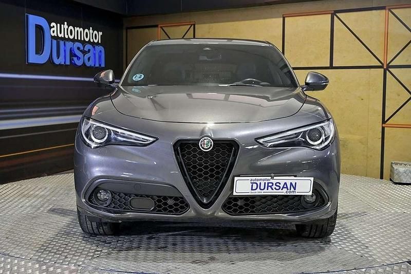 Usado Alfa Romeo Stelvio Veloce 212 CV (155 kW) 2021 Gris SUV
