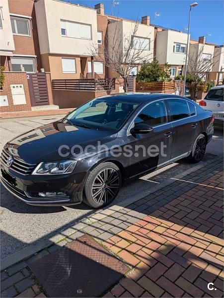 Usado VW Passat Highline 177 CV (130 kW) 2014 Negro Berlina