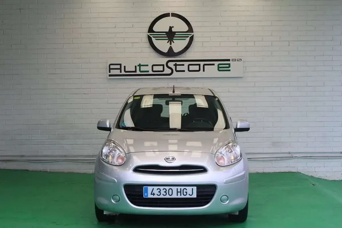 Usado Nissan Micra Acenta 80 CV (58 kW) 2011 Gris / plata Berlina