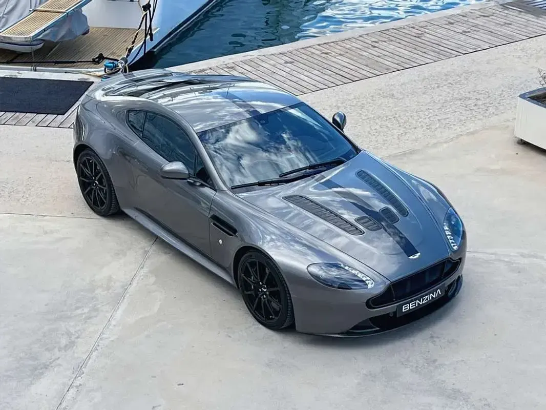 Usado Aston Martin Vantage 604 CV (444 kW) 2017 Gris Coupe