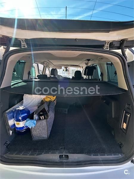 Usado Peugeot 5008 Allure 112 CV (82 kW) 2011 Blanco Monovolumen