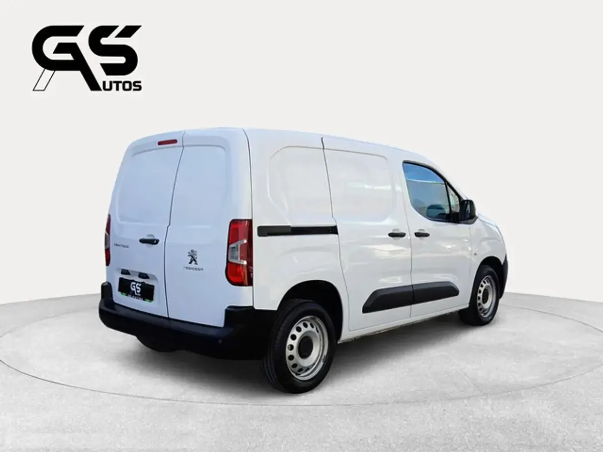 Usado Peugeot Partner 102 CV (75 kW) 2023 Blanco Monovolumen