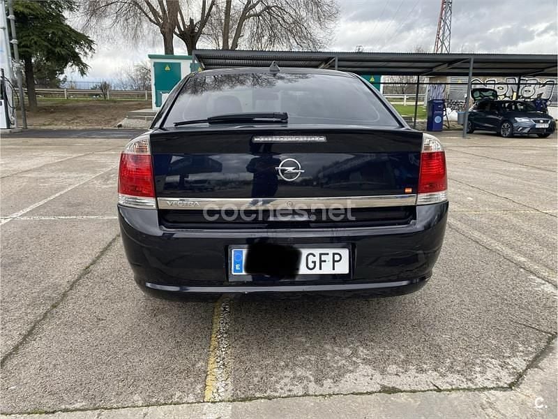 Usado Opel Vectra Elegance 140 CV (102 kW) 2008 Negro Berlina