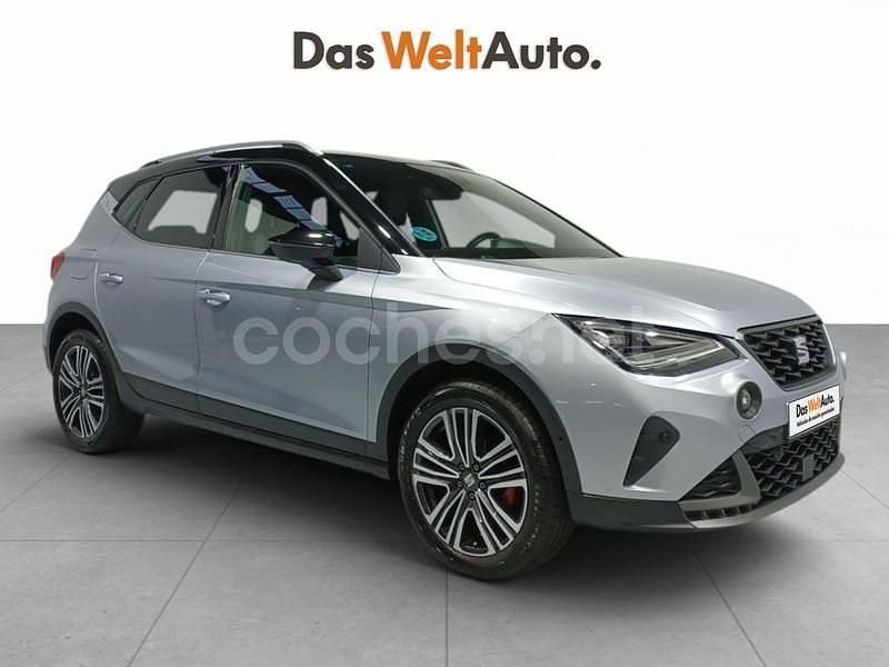 Negro Usado 2024 Seat Arona FR SUV | 20.490 € (Un poco caro) - Imagen 1/4