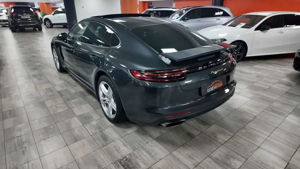 Usado Porsche Panamera 4 Executive 462 CV (339 kW) 2017 Gris Berlina