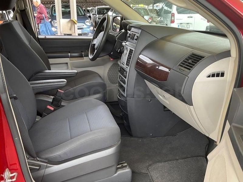 Usado Chrysler Grand Voyager 163 CV (119 kW) 2011 Granate Monovolumen
