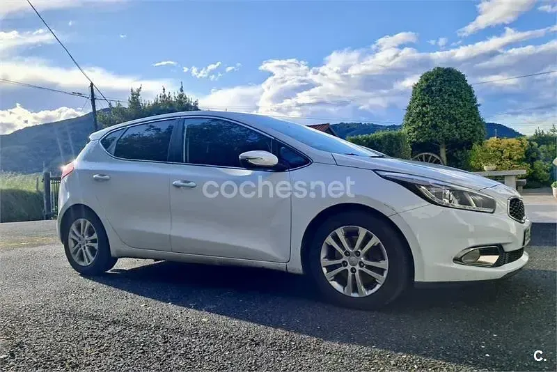 Usado Kia Ceed GT 90 CV (66 kW) 2014 Blanco Berlina