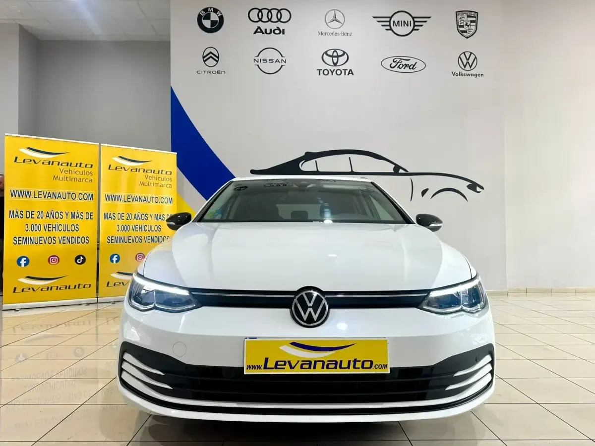 Usado VW Golf VIII Life 110 CV (80 kW) 2023 Blanco