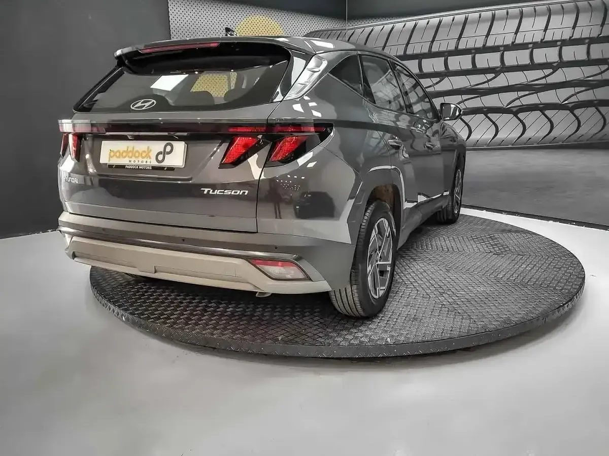 Usado Hyundai Tucson 215 CV (158 kW) 2025 Gris SUV