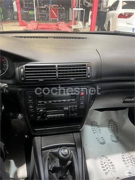 Usado VW Passat Trendline 130 CV (95 kW) 2004 Negro Familiar