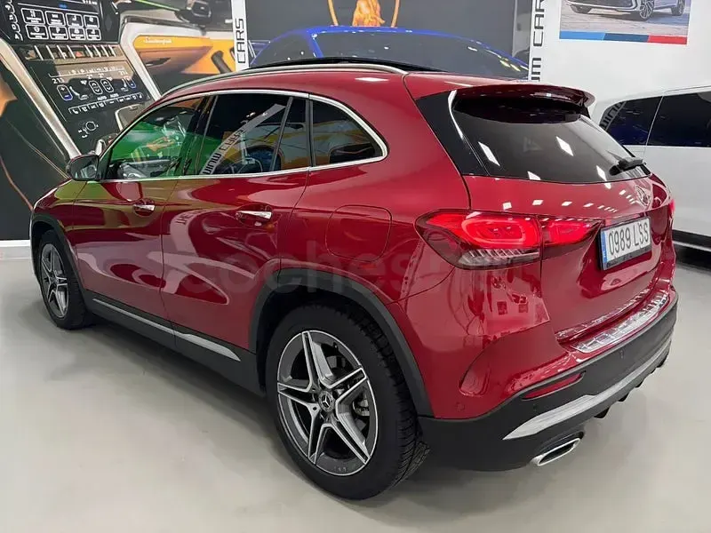 Usado Mercedes GLA200 163 CV (119 kW) 2022 Rojo SUV
