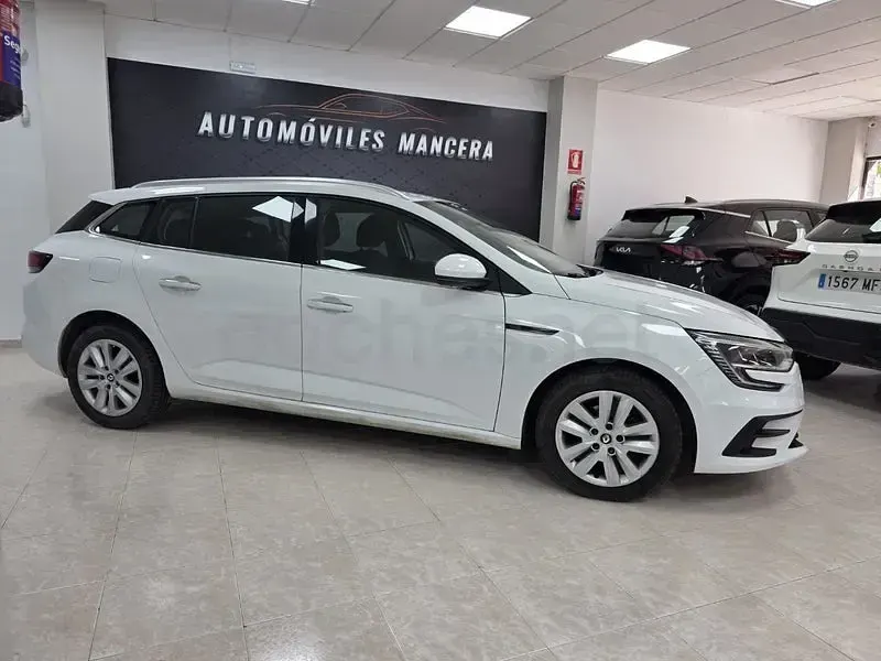 Usado Renault Mégane GrandTour Intens 115 CV (84 kW) 2022 Blanco Familiar