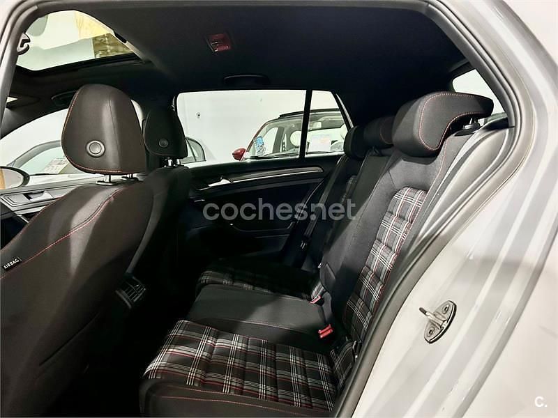 Usado VW Golf VII GTI 245 CV (180 kW) 2017 Blanco Berlina