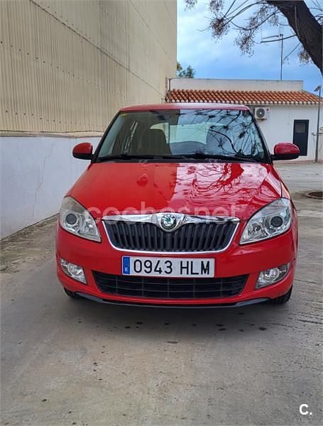 Rojo Usado 2012 Skoda Fabia Ambition Berlina | 4400 € (Buen precio) - Imagen 1/4