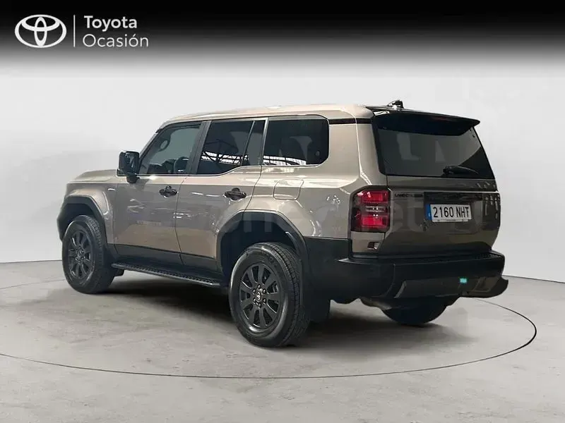 Usado Toyota Land Cruiser 204 CV (150 kW) 2025 Marrón SUV