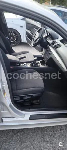 Usado BMW 118 122 CV (89 kW) 2007 Gris / plata Utilitario