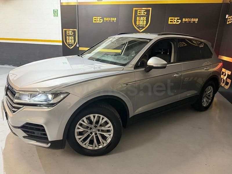 Usado VW Touareg Pure 231 CV (169 kW) 2019 Gris / plata SUV