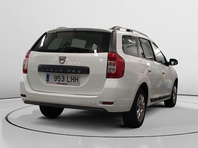 Usado Dacia Logan Comfort 90 CV (66 kW) 2020 Blanco Familiar