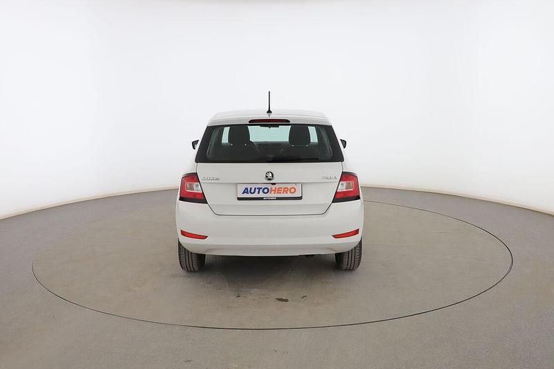 Usado Skoda Fabia Ambition 75 CV (55 kW) 2018 Blanco Utilitario