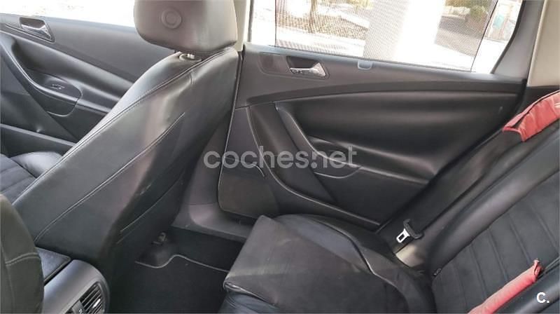Usado VW Passat Highline 170 CV (125 kW) 2007 Gris / plata Familiar