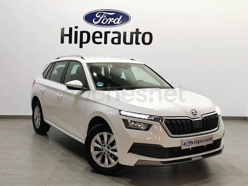 Usado Skoda Kamiq Ambition 110 CV (80 kW) 2022 Blanco SUV