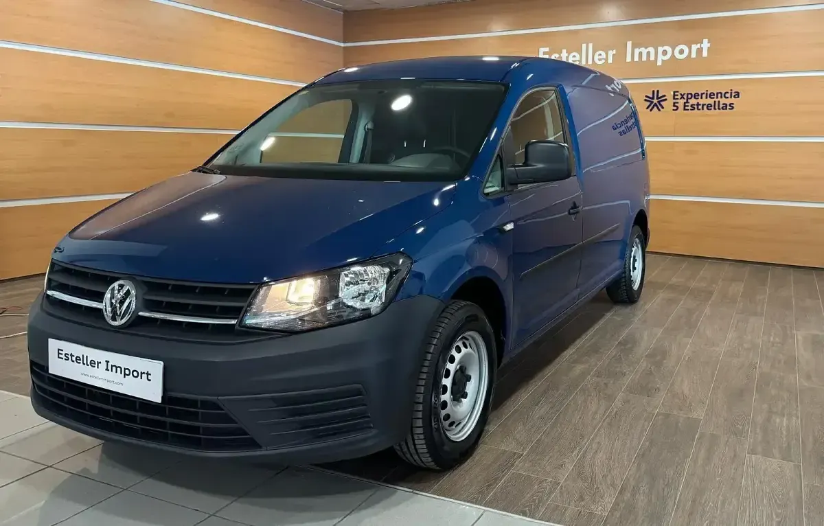 Usado VW Caddy Maxi 102 CV (75 kW) 2020 Azul Monovolumen