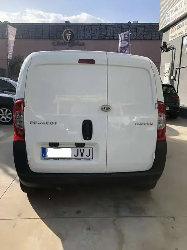 Usado Peugeot TePee Style 75 CV (55 kW) 2016 Blanco Van