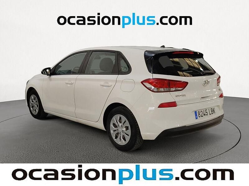 Usado Hyundai i30 100 CV (73 kW) 2019 Blanco