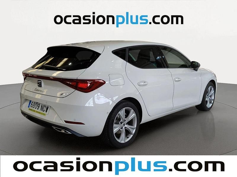 Usado Seat Leon FR 150 CV (110 kW) 2025 Blanco Utilitario