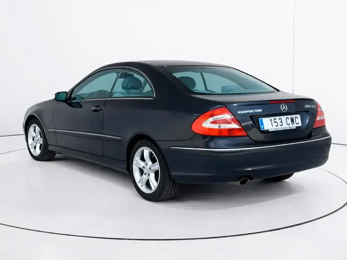 Usado Mercedes CLK200 Elegance 165 CV (121 kW) 2004 Gris Coupe
