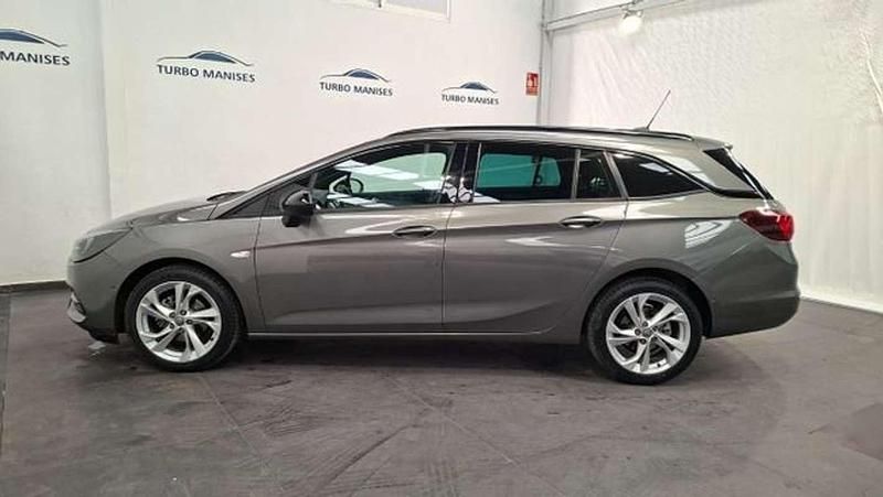 Usado Opel Astra Ultimate 145 CV (106 kW) 2021 Gris Familiar
