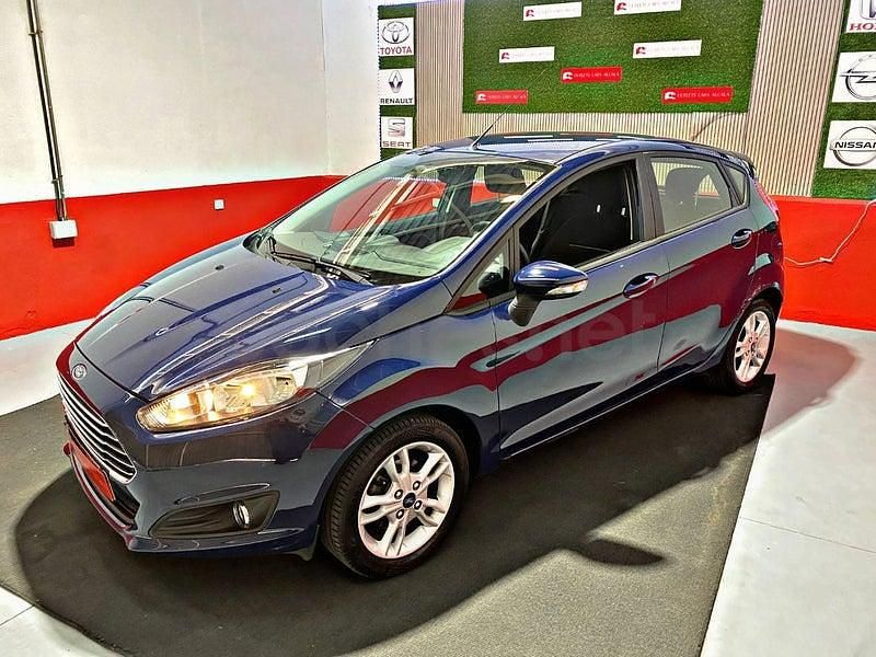 Usado Ford Fiesta Titanium 100 CV (73 kW) 2015 Azul Berlina