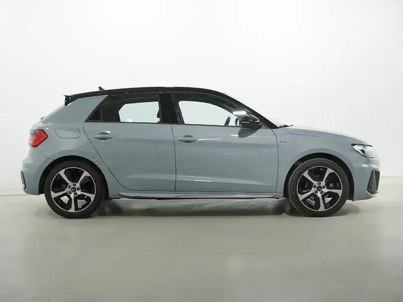 Usado Audi A1 Sportback 110 CV (80 kW) 2022 Gris / plata Utilitario