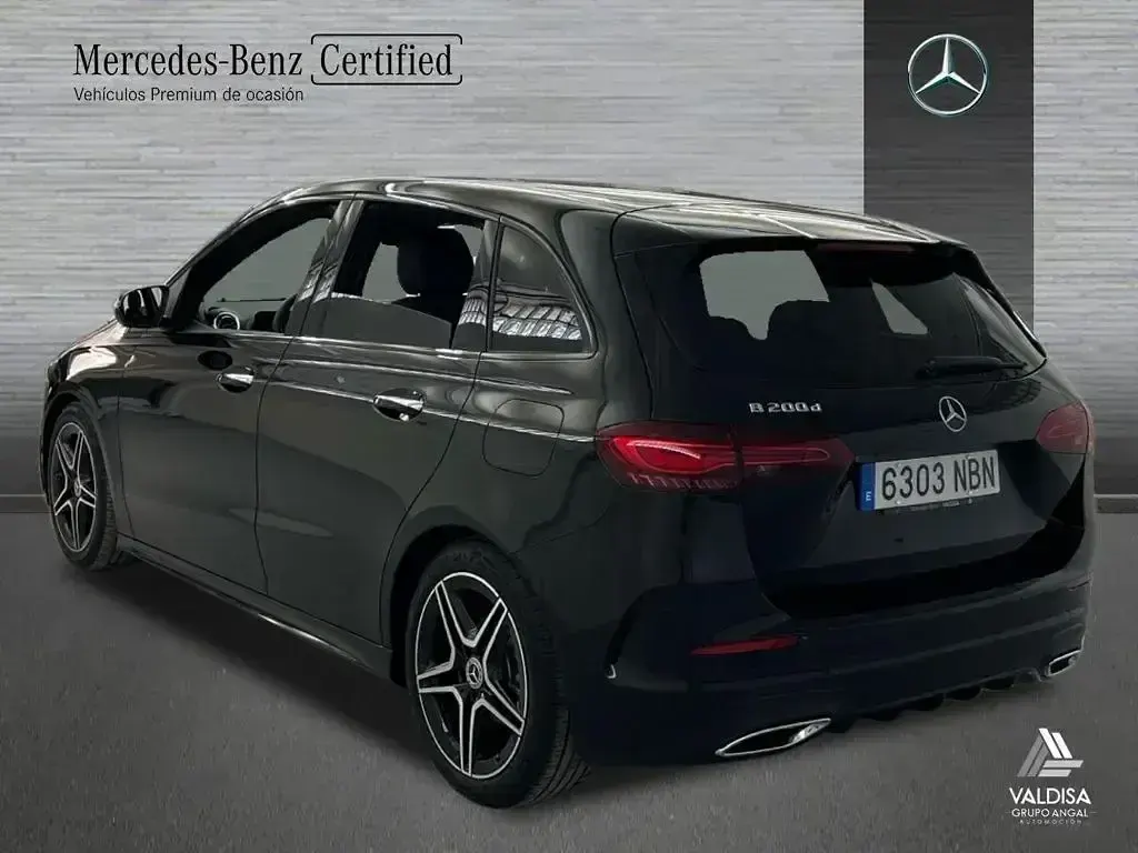 Occasion Mercedes B200 AMG line 150 PK (110 kW) 2025 Zwart MPV