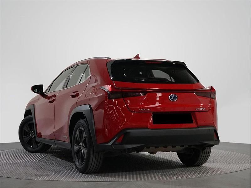 Usado Lexus UX Business Edition 184 CV (135 kW) 2022 Rojo solido SUV