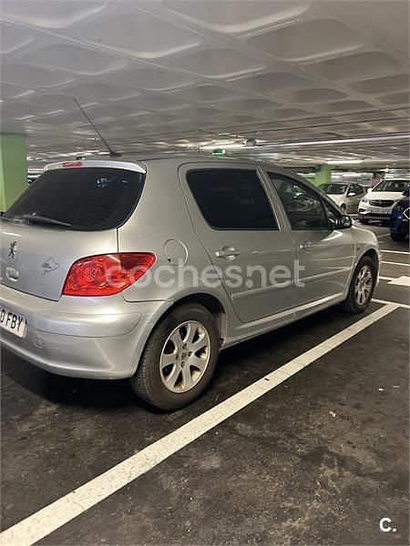 Usado Peugeot 307 110 CV (80 kW) 2006 Gris / plata Berlina