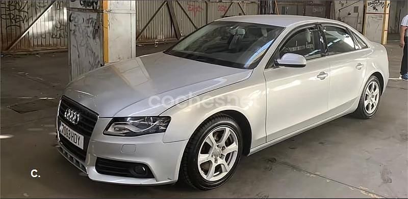 Usado Audi A4 136 CV (100 kW) 2011 Gris / plata Berlina
