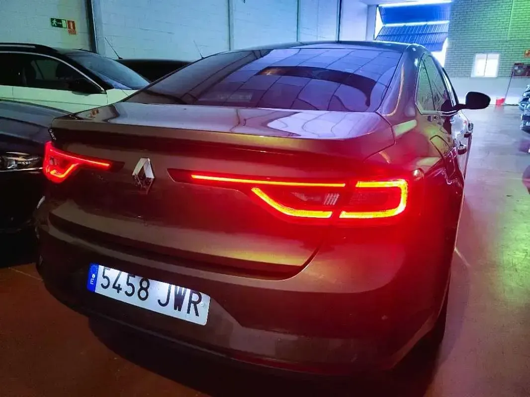 Usado Renault Talisman 160 CV (117 kW) 2017 Beige Familiar