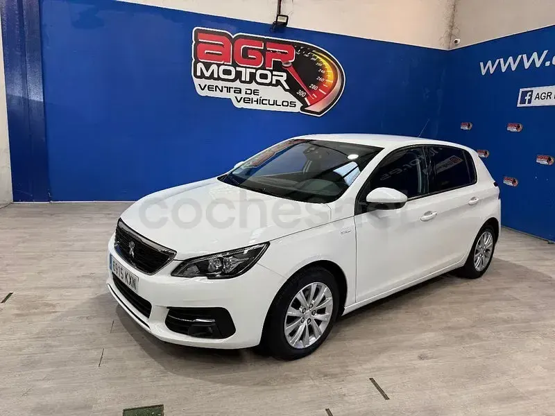 Usado Peugeot 308 Style 130 CV (95 kW) 2019 Blanco Berlina