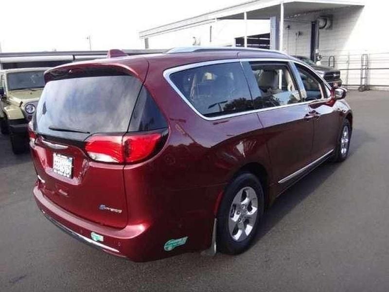 Usado Chrysler Pacifica Touring 291 CV (214 kW) 2020 Rojo SUV