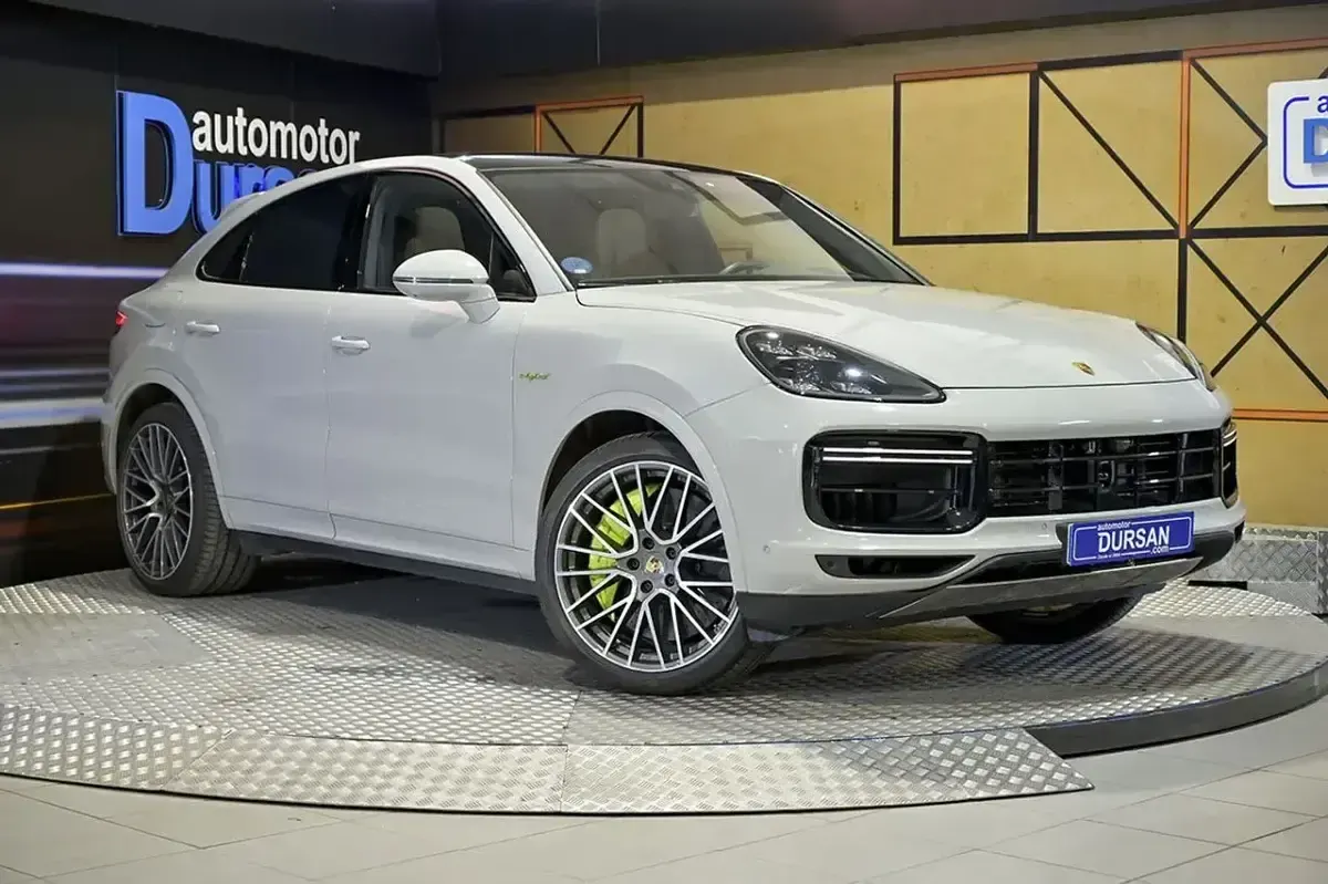 Käytetty Porsche Cayenne Turbo S 680 HP (500 kW) 2022 Harmaa Katumaasturi