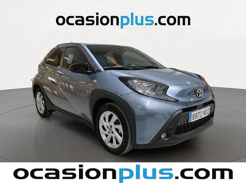 Begagnad Toyota Aygo X Play 72 HK (52 kW) 2025 Grå SUV