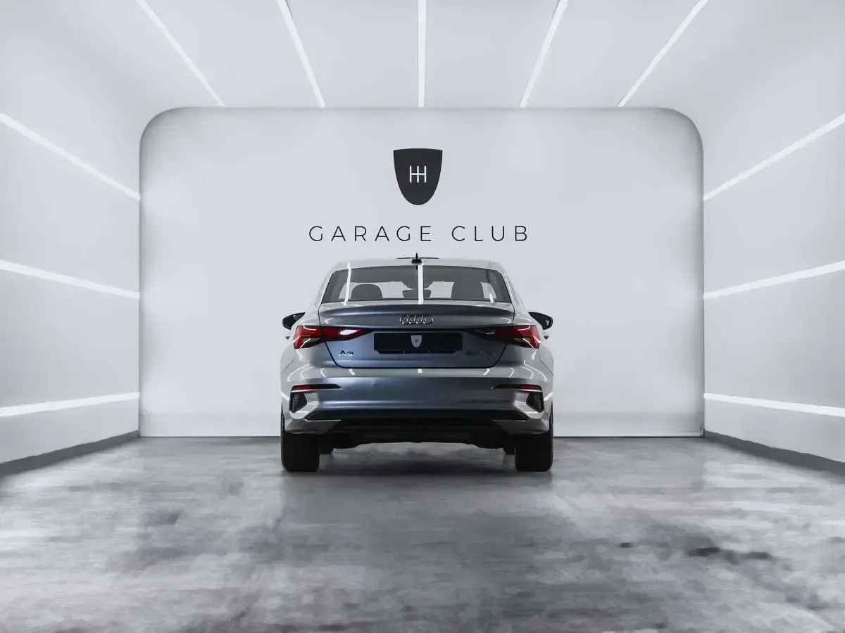 Usado Audi A3 Advanced Plus 110 CV (80 kW) 2020 Gris / plata Berlina